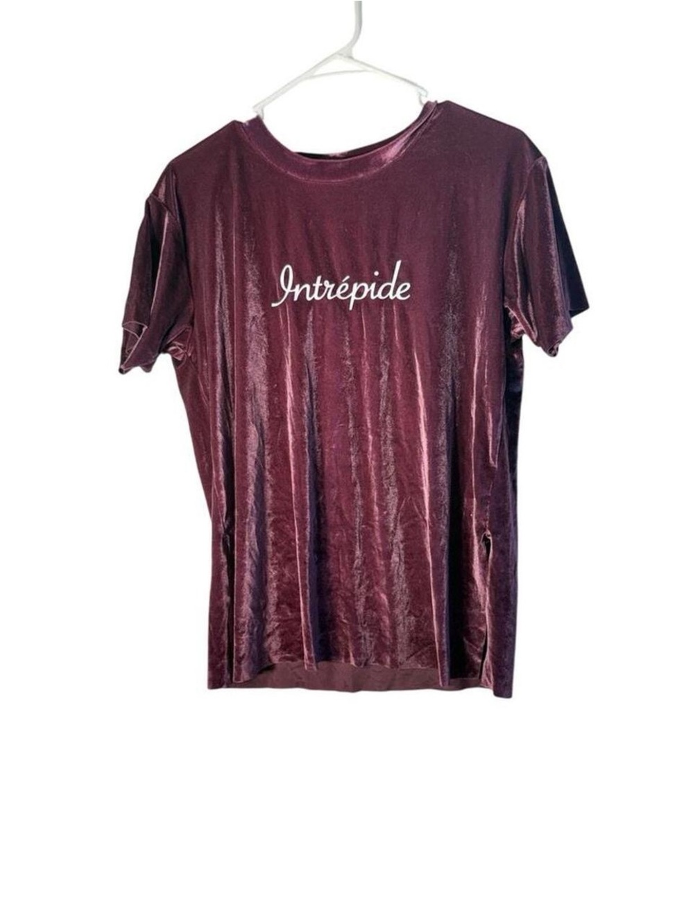 stradivarius Burgundy Velvet Short-Sleeve Tee with 'Intrépide' Script